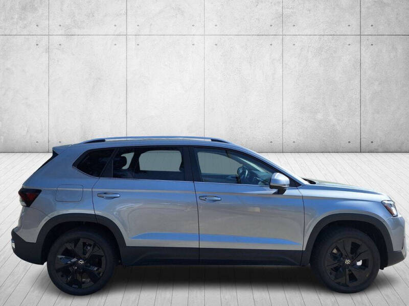2025 Volkswagen Taos SE