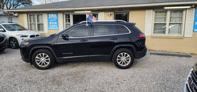 2019 Jeep Cherokee for sale at ESELL AUTO SALES in Cahokia, IL