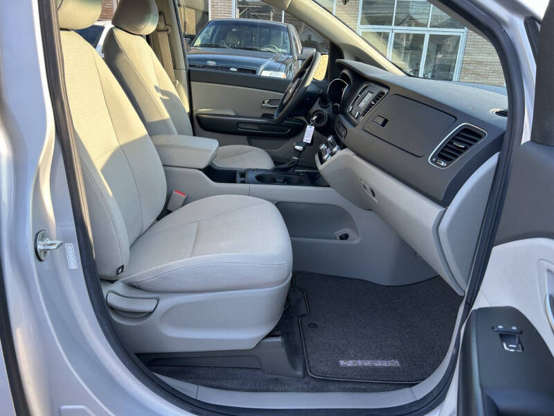 2018 Kia Sedona L