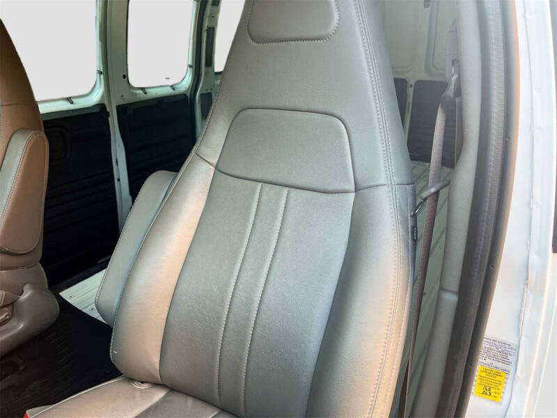 2025 Chevrolet Express 2500