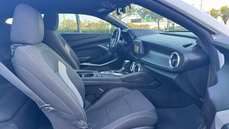 2019 Chevrolet Camaro LS