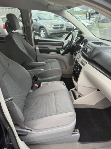 2012 Volkswagen Routan S