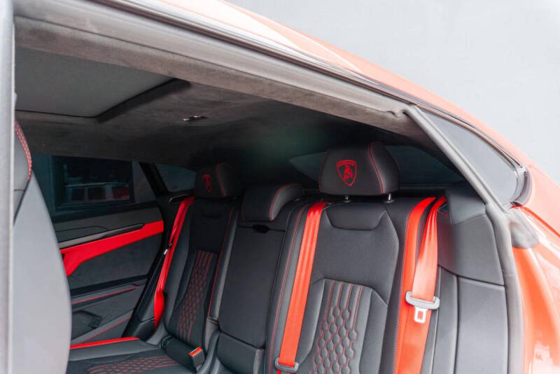 2026 Lamborghini Urus SE