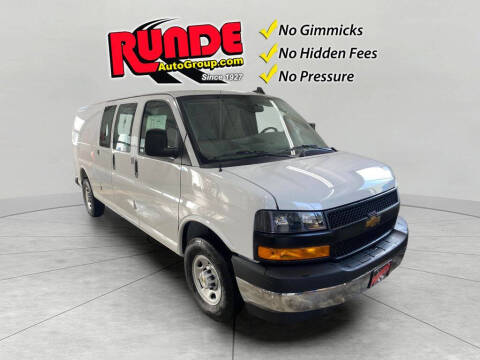 2025 Chevrolet Express 3500