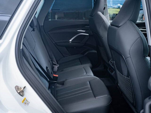 2025 Audi Q5 quattro Prestige TFSI