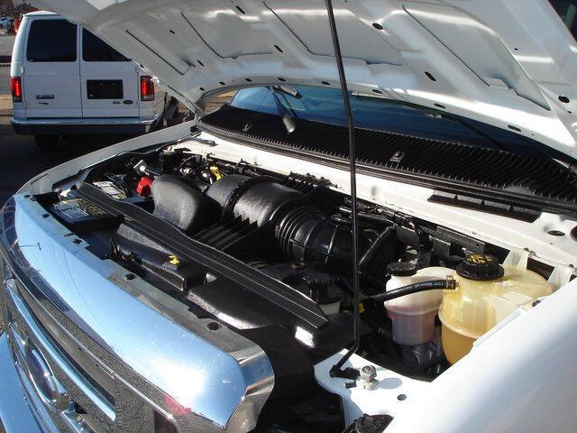 2011 Ford E-Series E-350 SD XLT