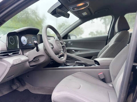 2024 Hyundai Elantra SEL