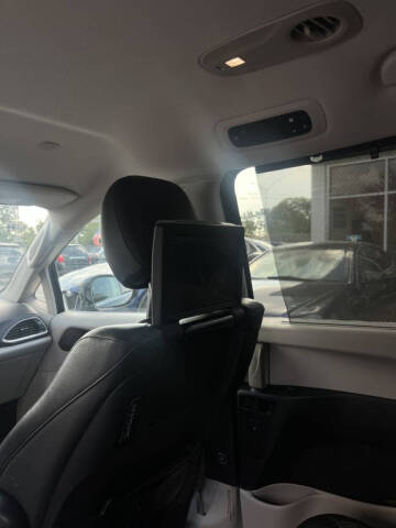 2017 Chrysler Pacifica Touring-L Plus