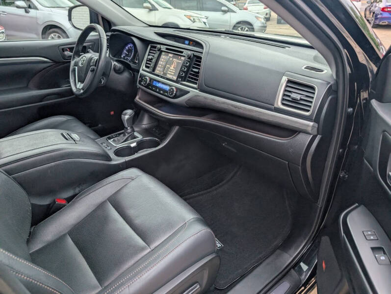 2019 Toyota Highlander Limited Platinum