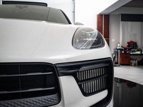 2025 Porsche Macan S