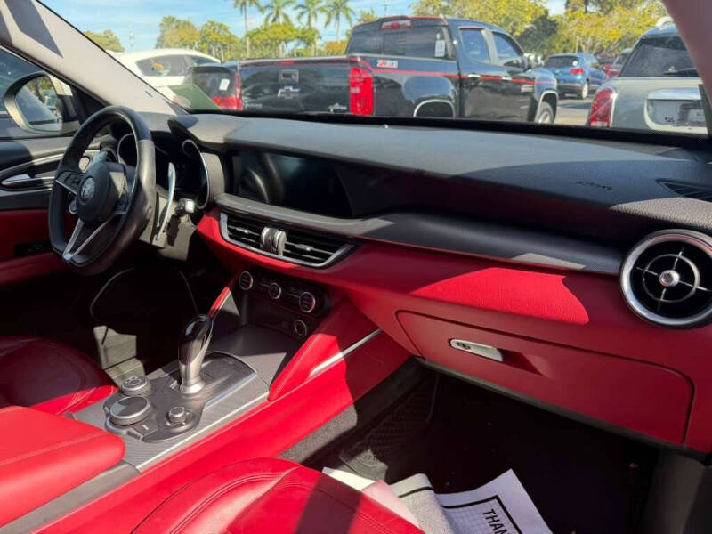 2019 Alfa Romeo Stelvio Sport