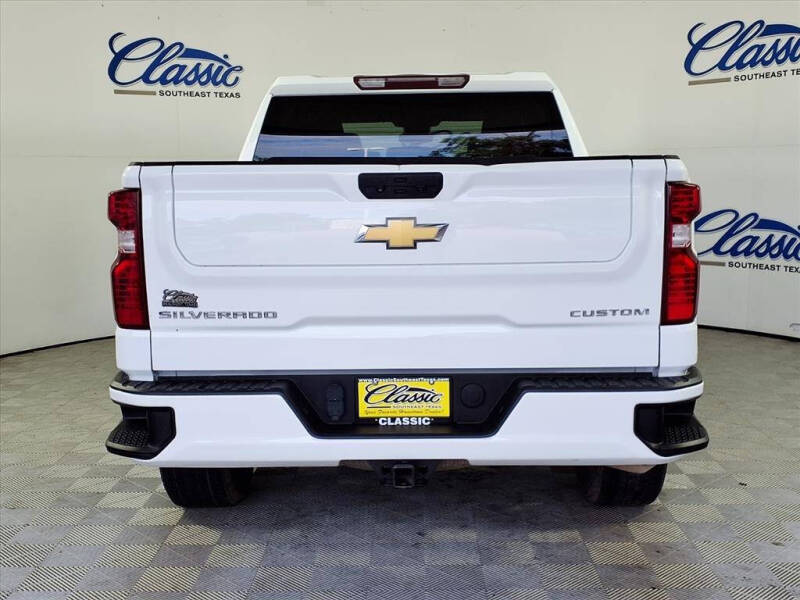 2022 Chevrolet Silverado 1500 Custom