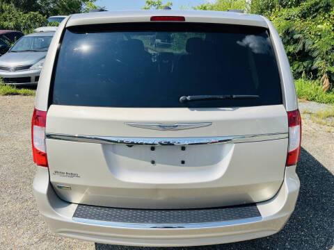 2012 Chrysler Town and Country Touring