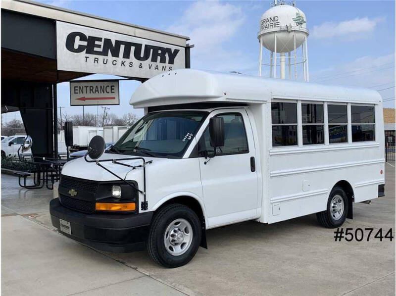 2017 Chevrolet Express for sale at CENTURY TRUCKS & VANS in Grand Prairie TX