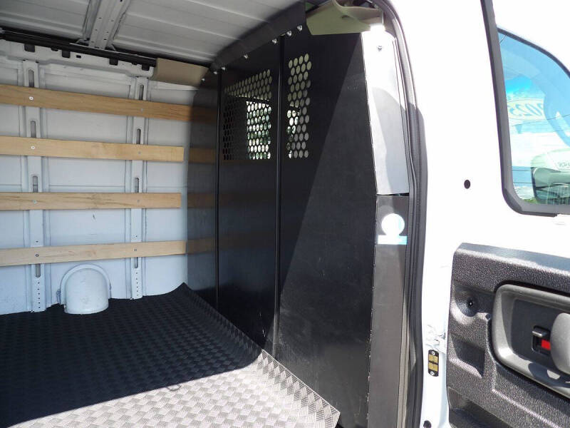 2025 Chevrolet Express 2500