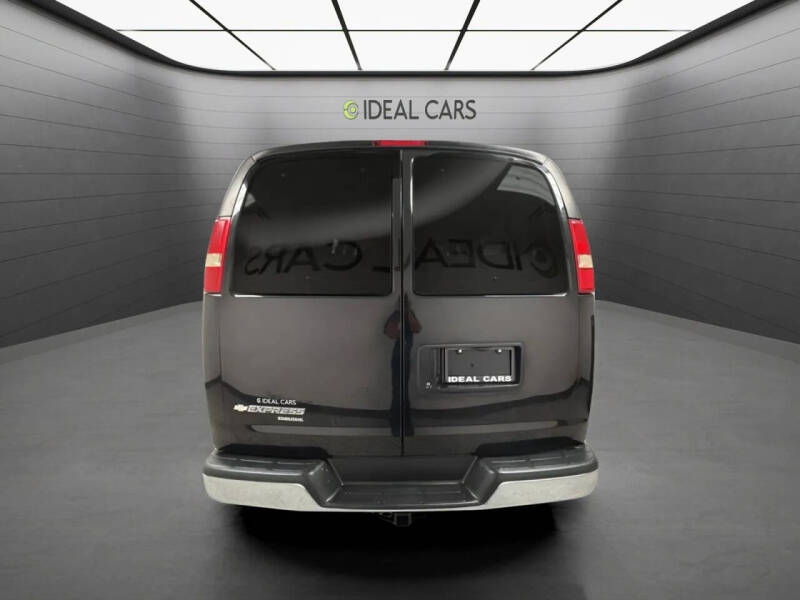 2013 Chevrolet Express LT 3500