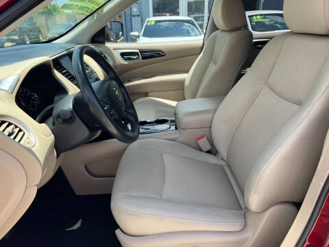 2018 Nissan Pathfinder SV