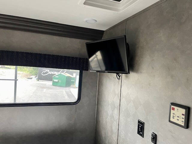 2021 FORESTER LE 2551DSC Class C 2551 DSC