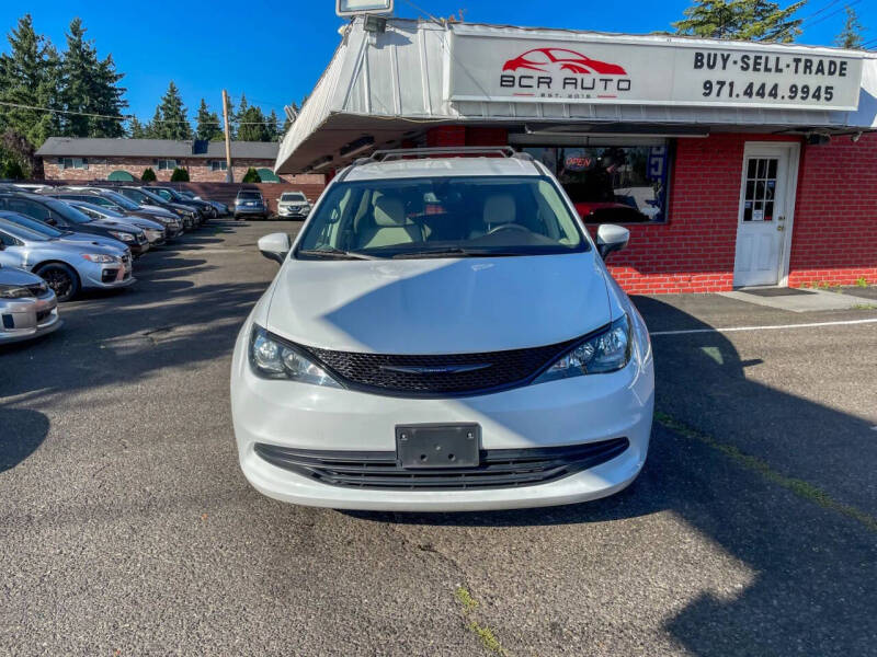 2020 Chrysler Voyager LXi