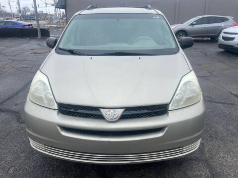 2005 Toyota Sienna for sale at speedy auto sales in Indianapolis IN