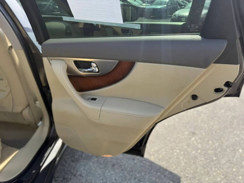 2011 Infiniti FX35