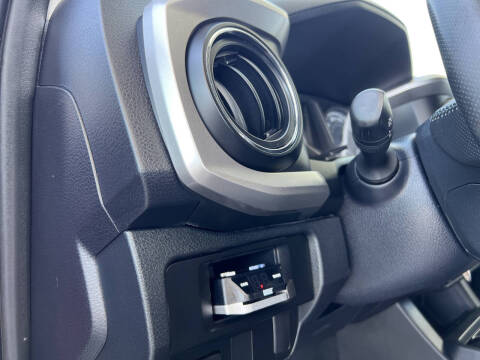 2017 Toyota Tacoma SR5 V6