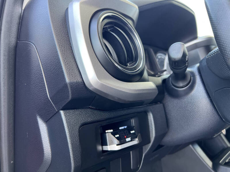 2017 Toyota Tacoma SR5 V6