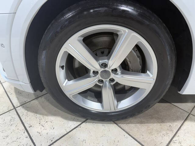 2019 Audi e-tron quattro Premium Plus