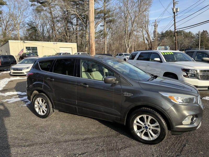 2017 Ford Escape SE - Photo 17