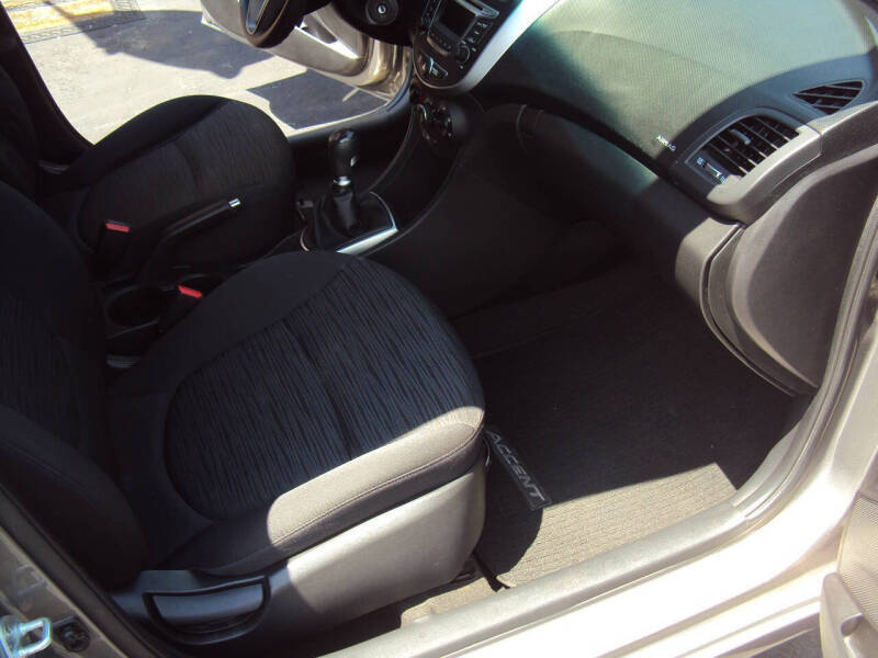 2017 Hyundai Accent SE