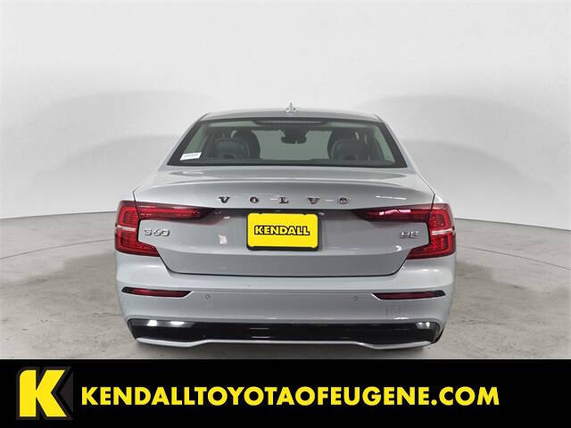 2024 Volvo S60 B5 Core Dark Theme