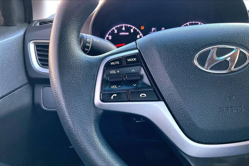 2020 Hyundai Accent SE