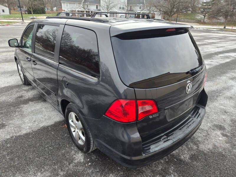 2011 Volkswagen Routan SEL
