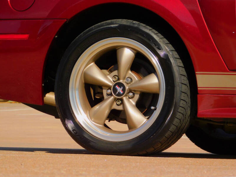 2004 Ford Mustang GT Deluxe