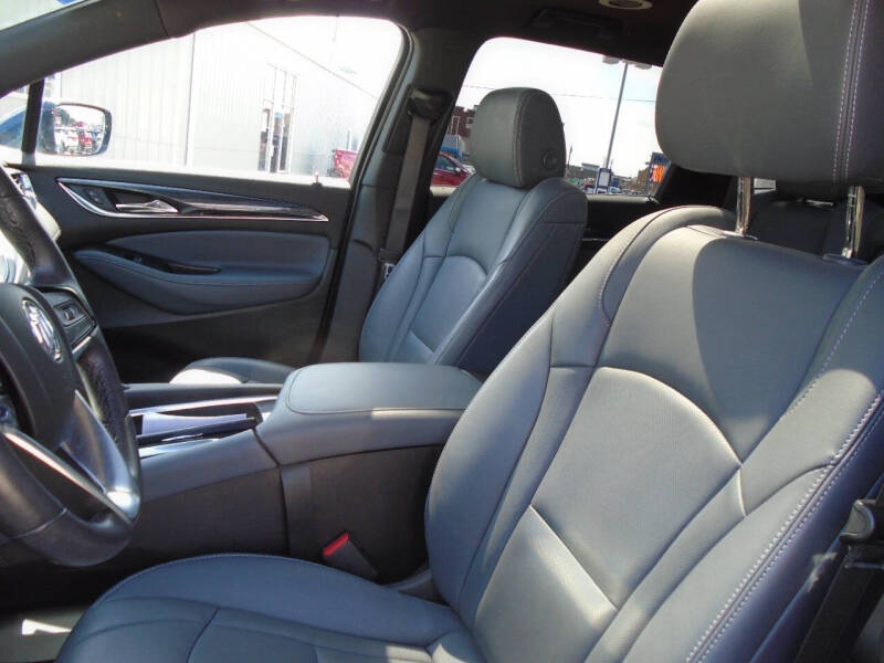 2022 Buick Enclave Essence