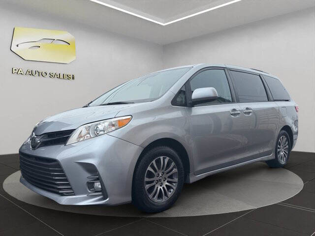 2020 Toyota Sienna XLE Premium 8-Passenger