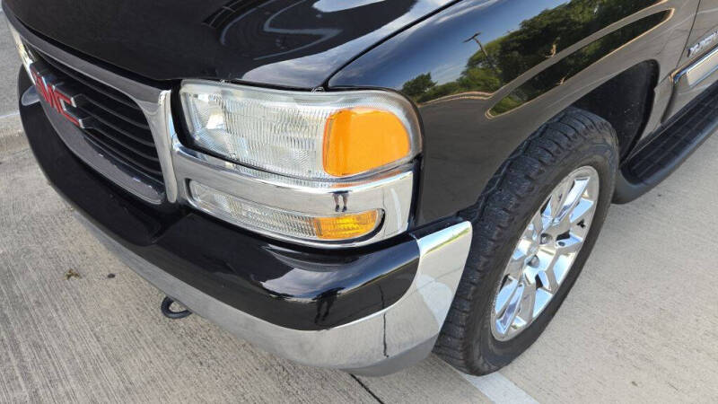 2004 GMC Yukon SLE - Photo 19