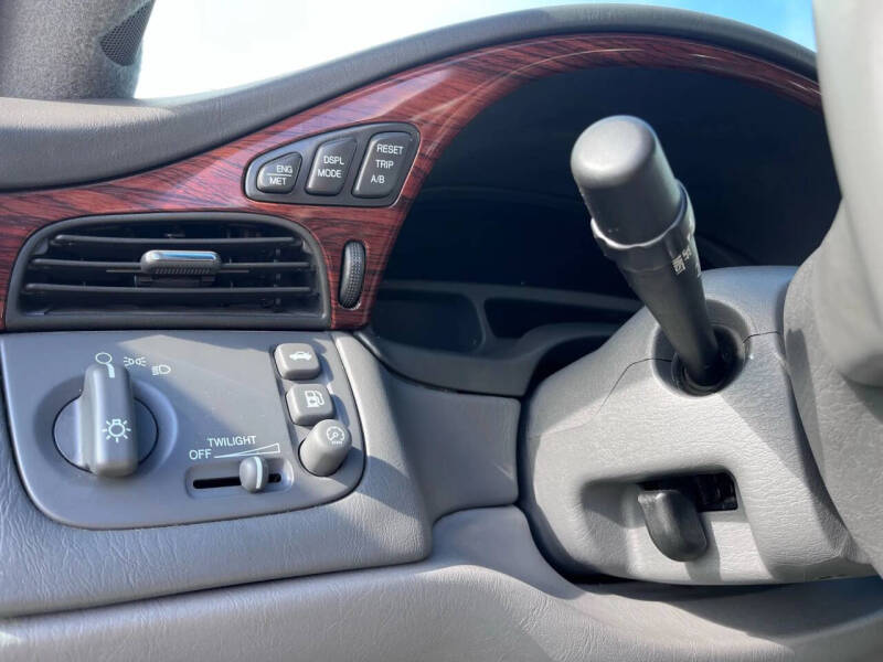 2005 Cadillac DeVille