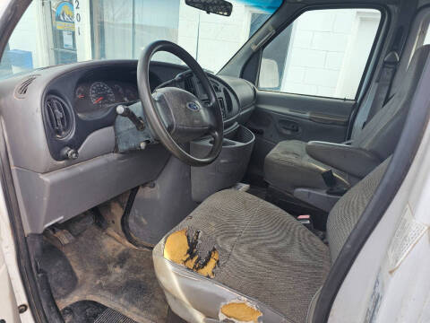 2002 Ford E-Series E-150