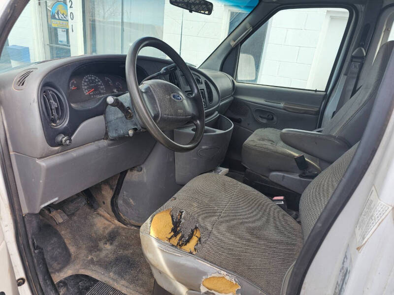 2002 Ford E-Series E-150