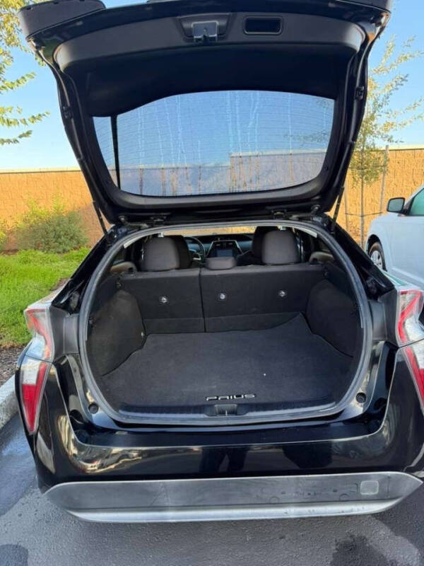 2017 Toyota Prius Three