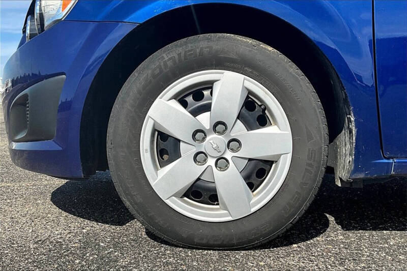 2013 Chevrolet Sonic LS Auto