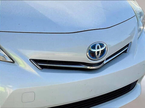 2013 Toyota Prius v Three