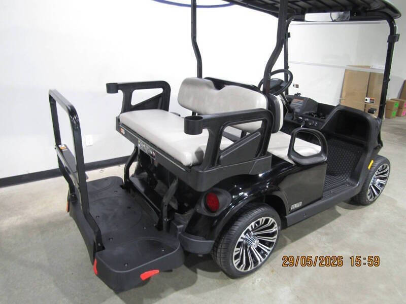 2026 E-Z-GO RXV 4
