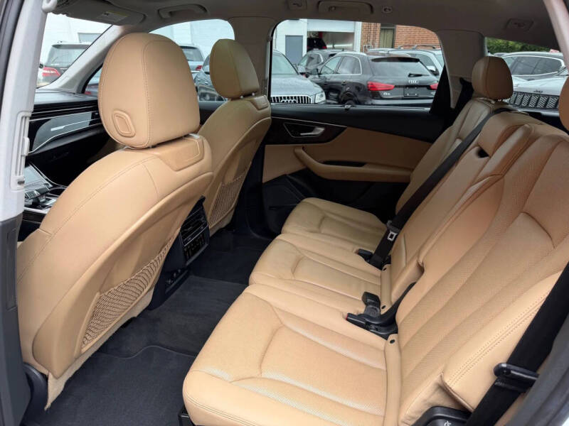 2020 Audi Q7 quattro Premium Plus 55 TFSI