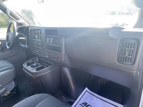 2023 Chevrolet Express 2500