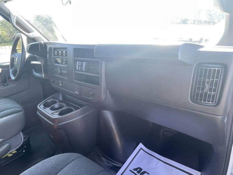 2023 Chevrolet Express 2500