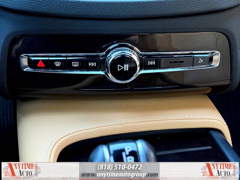 2018 Volvo XC90 T6 Momentum