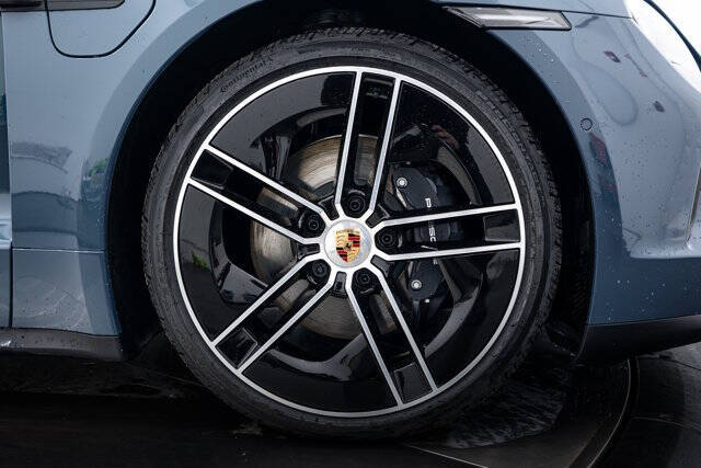 2026 Porsche Taycan 4