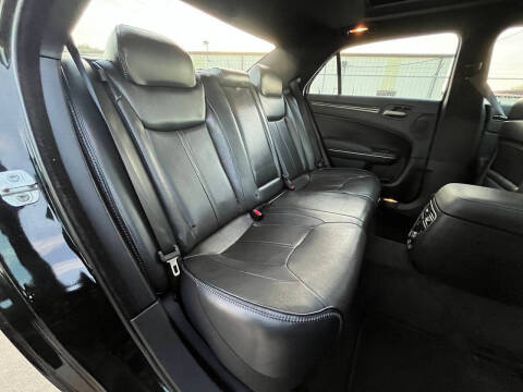 2014 Chrysler 300 C John Varvatos Limited Edition